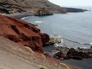 El Golfo - czerwona skała