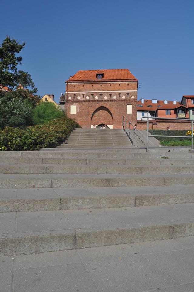 5 brama klasztorna