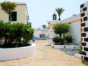 Playa Blanca - z każdej strony restauracje