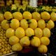 cytryny na targu w Meknes, Maroko