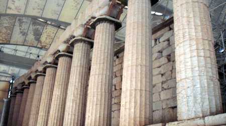 kolumnada świątyni bez uzupełnień