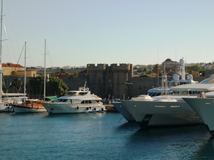 Port w Rodos i mury obronne