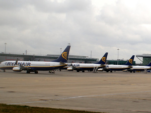 4 X 737 w Stansted