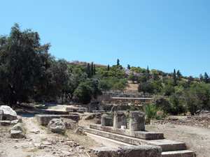 ruiny buleuterionu (budynku rady) i prytaneionu 