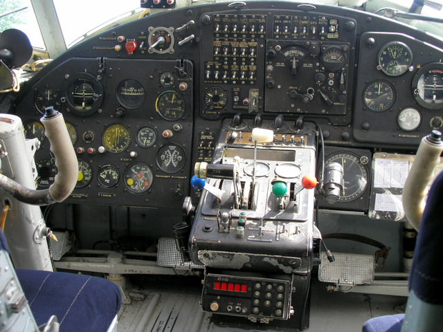 Kokpit An-2