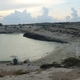 Cala Croce, w głębi zatoczka Portu Ntoni