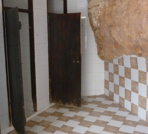 łazienka przy skale