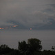 Pożar Chorwacji lądowej widziany z Hvaru. 