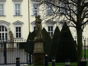 6 Schloss Bellevue
