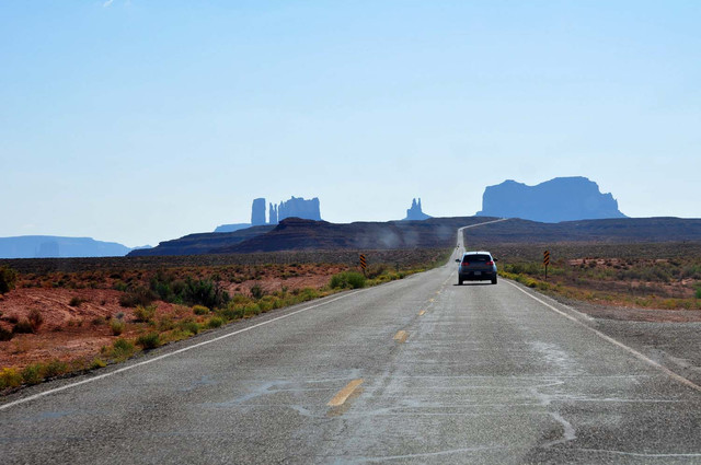Road to Monument Valley