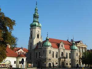 Pszczyna, widok na Ratusz i kościół ewangelicki