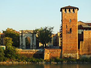 Castelvecchio i Arco Dei Gavi