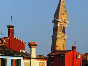 Burano - widok na wieżę San Martino Vescovo