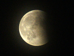 Zaćmienie Księżyca...(16 V 2011g.23:50)