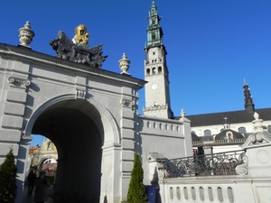 Brama Matki Boskiej Królowej Polski