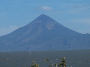 Jezioro Managua i wulkan Momotombo