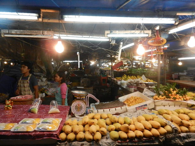 Nocny targ w Krabi