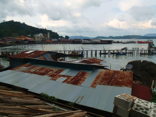w rybackiej wiosce Kampong Teluk Kecil