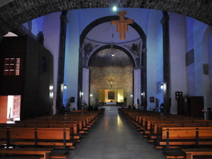 wnętrze kościoła św Dominika  Plac 3 Kultur