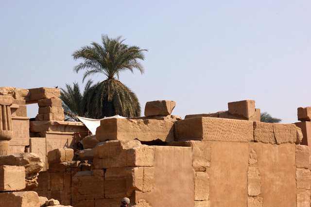 Luxor - Świątynia na Karnaku  01 11 174