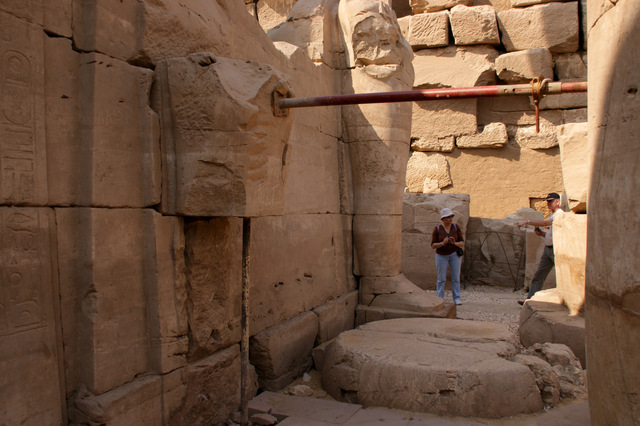 Luxor - Świątynia na Karnaku  01 11 182