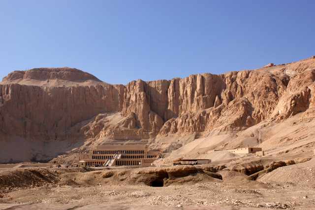 Luxor - Zachodnie Teby - Świątynia Hatszepsut  01 11 291