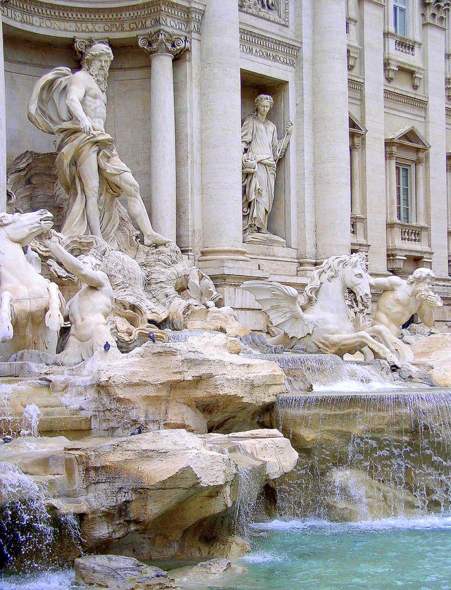 Fontana di Trevi ...fragment...