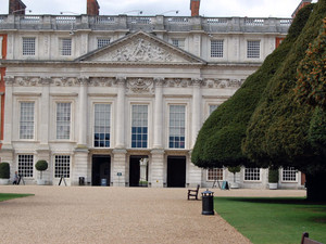 Hampton court palace 097