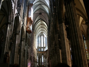 wnętrze katedry