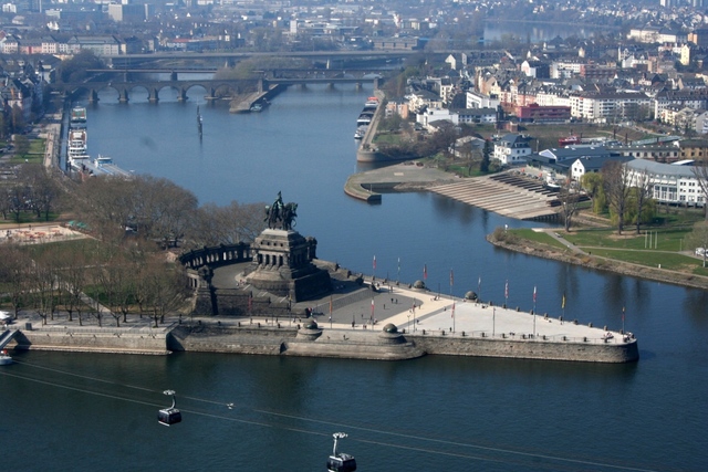 widok z fortecy na Deutsches Eck