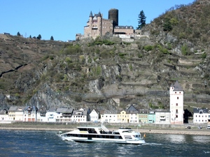 widok na Burg Katz