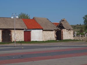 Zespół zabytkowych stodół w Żarkach