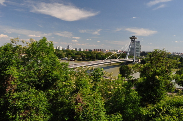 Widok na Nowy Most z Zamku Bratysławskiego