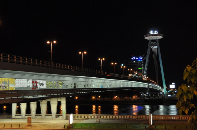 Nowy Most nocą