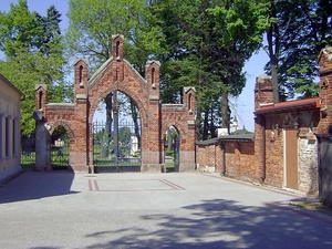 brama wejściowa cmentarza ewangelicko-augsbusrkiego