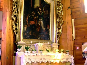 wnętrze kościoła w Białej - prawy ołtarz