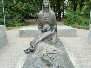 Pomnik katyński - Pieta