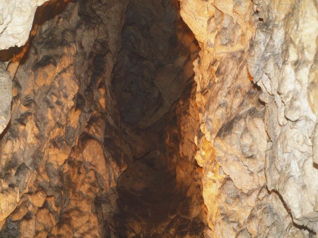 W jaskini 