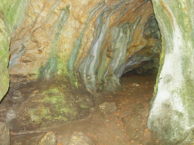 Jaskinia - kolory zielony i brąz