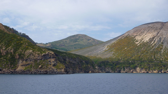 pierwsza wyspa archipelagu - Vulcano