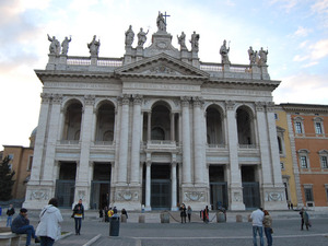 katedra św. Jana na Lateranie, główne wejście