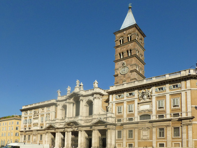 Santa Maria Maggiore od drugiej strony