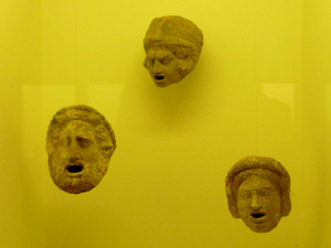 greckie maski teatralne