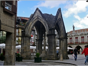 Guimarães, pomnik Salado