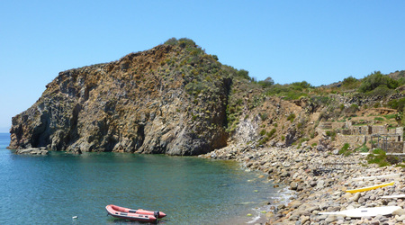 Kamienno piaszczysta plaża w Drauto