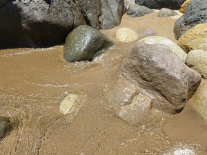 Kamienie i piasek