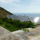 Panele solarne przy zabudowaniach