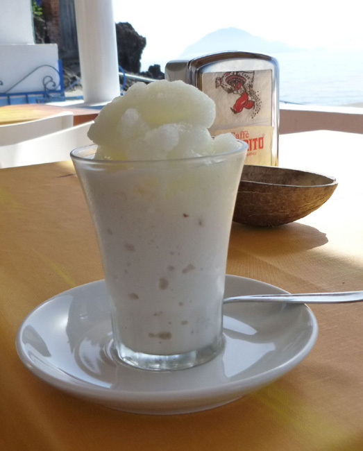 Granita di mandorle e limone