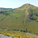 Z lewej Vulcano Piano, góra to Monte Saraceno