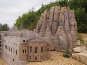 Bazylika Matki Bożej w Montserrat